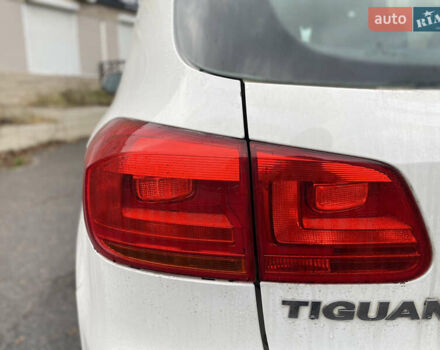 Белый Фольксваген Тигуан, объемом двигателя 1.97 л и пробегом 208 тыс. км за 12600 $, фото 4 на Automoto.ua