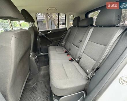 Білий Фольксваген Тігуан, об'ємом двигуна 1.98 л та пробігом 143 тис. км за 10400 $, фото 44 на Automoto.ua