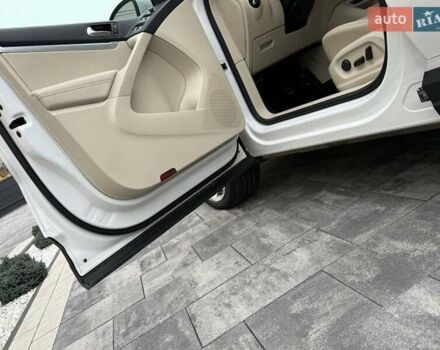 Белый Фольксваген Тигуан, объемом двигателя 2 л и пробегом 142 тыс. км за 12999 $, фото 29 на Automoto.ua