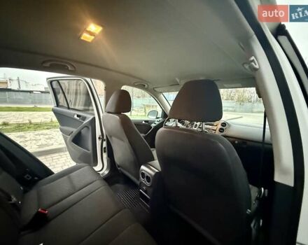 Белый Фольксваген Тигуан, объемом двигателя 1.98 л и пробегом 143 тыс. км за 9999 $, фото 10 на Automoto.ua