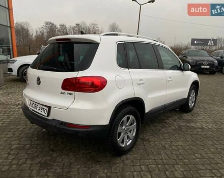 Білий Фольксваген Тігуан, об'ємом двигуна 2 л та пробігом 179 тис. км за 9900 $, фото 6 на Automoto.ua