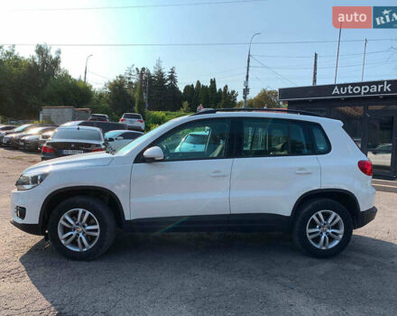 Білий Фольксваген Тігуан, об'ємом двигуна 2 л та пробігом 208 тис. км за 13890 $, фото 7 на Automoto.ua