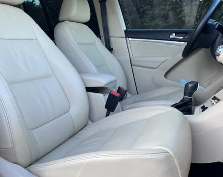 Белый Фольксваген Тигуан, объемом двигателя 1.98 л и пробегом 244 тыс. км за 13500 $, фото 13 на Automoto.ua