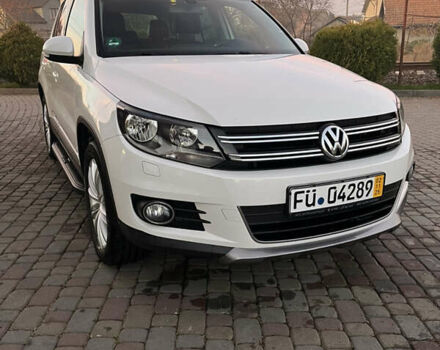 Белый Фольксваген Тигуан, объемом двигателя 1.97 л и пробегом 225 тыс. км за 14900 $, фото 1 на Automoto.ua