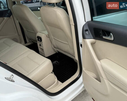 Білий Фольксваген Тігуан, об'ємом двигуна 1.98 л та пробігом 195 тис. км за 10900 $, фото 12 на Automoto.ua