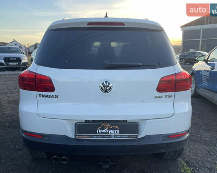 Білий Фольксваген Тігуан, об'ємом двигуна 2 л та пробігом 190 тис. км за 9500 $, фото 4 на Automoto.ua