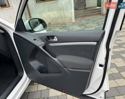 Белый Фольксваген Тигуан, объемом двигателя 1.97 л и пробегом 270 тыс. км за 12600 $, фото 5 на Automoto.ua