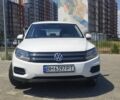 Білий Фольксваген Тігуан, об'ємом двигуна 2 л та пробігом 235 тис. км за 10024 $, фото 1 на Automoto.ua
