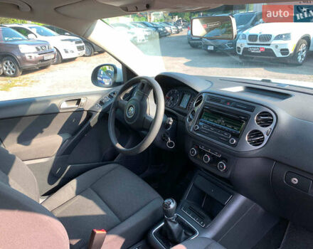 Білий Фольксваген Тігуан, об'ємом двигуна 2 л та пробігом 208 тис. км за 13890 $, фото 23 на Automoto.ua