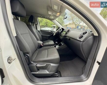 Білий Фольксваген Тігуан, об'ємом двигуна 1.98 л та пробігом 143 тис. км за 10400 $, фото 25 на Automoto.ua