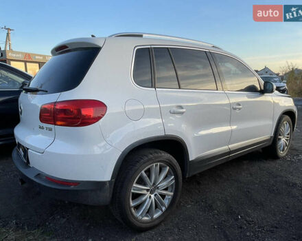Білий Фольксваген Тігуан, об'ємом двигуна 2 л та пробігом 190 тис. км за 9500 $, фото 5 на Automoto.ua