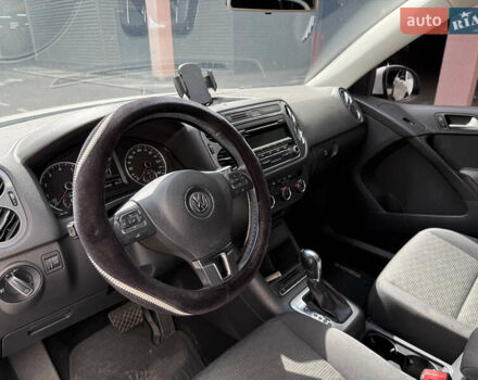 Белый Фольксваген Тигуан, объемом двигателя 2 л и пробегом 183 тыс. км за 11000 $, фото 9 на Automoto.ua