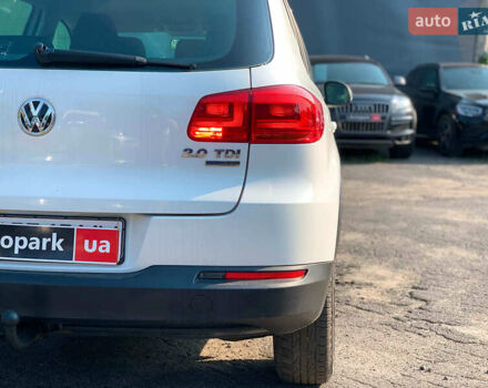 Білий Фольксваген Тігуан, об'ємом двигуна 2 л та пробігом 208 тис. км за 13890 $, фото 11 на Automoto.ua