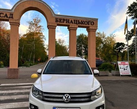 Белый Фольксваген Тигуан, объемом двигателя 2 л и пробегом 220 тыс. км за 11000 $, фото 1 на Automoto.ua