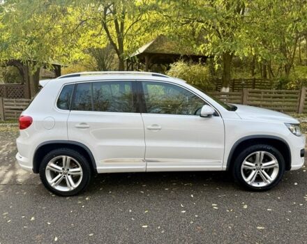 Белый Фольксваген Тигуан, объемом двигателя 2 л и пробегом 35 тыс. км за 21500 $, фото 2 на Automoto.ua