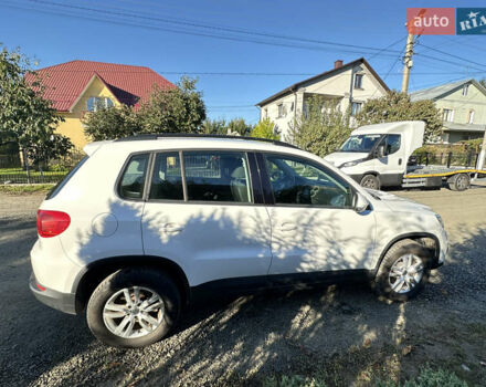 Белый Фольксваген Тигуан, объемом двигателя 1.99 л и пробегом 238 тыс. км за 15600 $, фото 1 на Automoto.ua