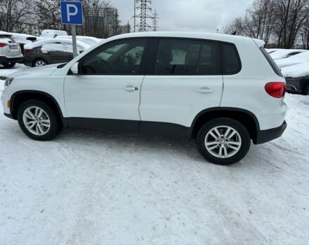 Білий Фольксваген Тігуан, об'ємом двигуна 2 л та пробігом 201 тис. км за 10300 $, фото 7 на Automoto.ua