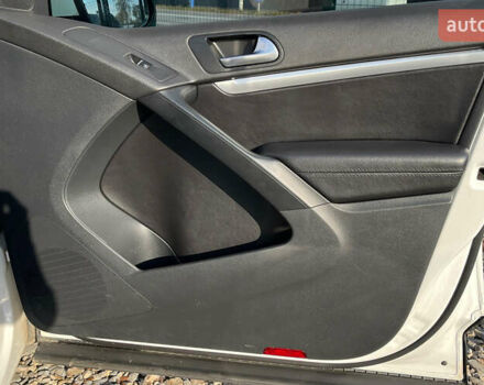 Білий Фольксваген Тігуан, об'ємом двигуна 1.39 л та пробігом 270 тис. км за 13999 $, фото 28 на Automoto.ua