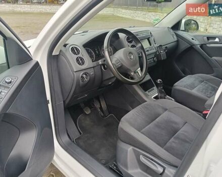 Белый Фольксваген Тигуан, объемом двигателя 2 л и пробегом 95 тыс. км за 17900 $, фото 16 на Automoto.ua