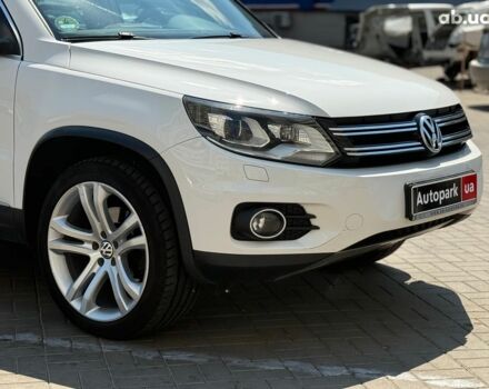 Білий Фольксваген Тігуан, об'ємом двигуна 2 л та пробігом 250 тис. км за 16490 $, фото 3 на Automoto.ua