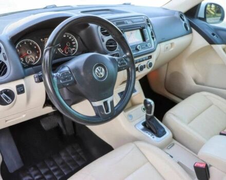 Фольксваген Тигуан 2013 в Хмельницком на Automoto.ua Белый Фольксваген Тигуан, объемом двигателя 2 л и пробегом 85 тыс. км за 4600 $, фото 9 на Automoto.ua