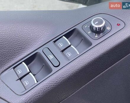 Белый Фольксваген Тигуан, объемом двигателя 2 л и пробегом 216 тыс. км за 14490 $, фото 9 на Automoto.ua