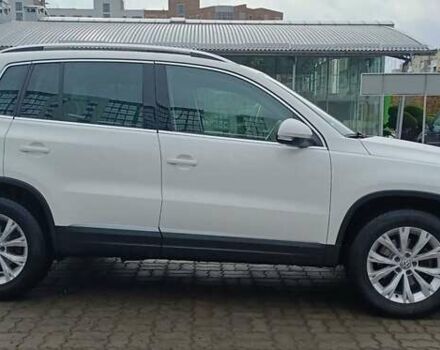 Белый Фольксваген Тигуан, объемом двигателя 2 л и пробегом 95 тыс. км за 17900 $, фото 7 на Automoto.ua