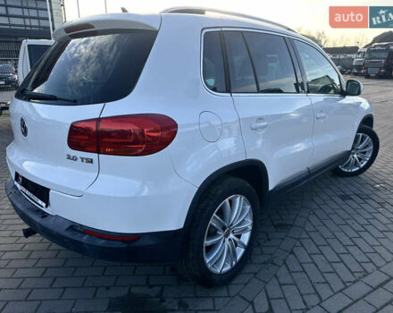 Белый Фольксваген Тигуан, объемом двигателя 2 л и пробегом 248 тыс. км за 9999 $, фото 2 на Automoto.ua
