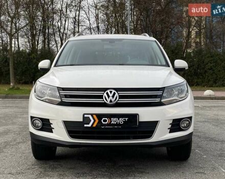 Белый Фольксваген Тигуан, объемом двигателя 2 л и пробегом 216 тыс. км за 14490 $, фото 5 на Automoto.ua