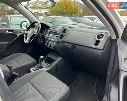 Белый Фольксваген Тигуан, объемом двигателя 2 л и пробегом 199 тыс. км за 12200 $, фото 10 на Automoto.ua