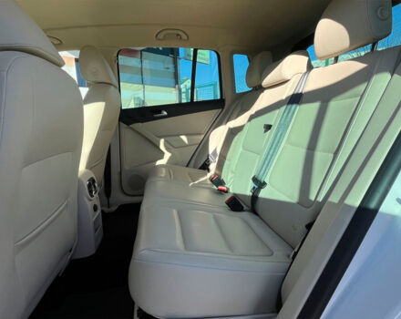 Білий Фольксваген Тігуан, об'ємом двигуна 2 л та пробігом 217 тис. км за 11500 $, фото 15 на Automoto.ua