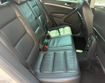 Білий Фольксваген Тігуан, об'ємом двигуна 2 л та пробігом 250 тис. км за 16490 $, фото 13 на Automoto.ua