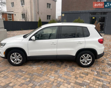 Белый Фольксваген Тигуан, объемом двигателя 1.98 л и пробегом 198 тыс. км за 10800 $, фото 3 на Automoto.ua