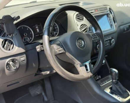Білий Фольксваген Тігуан, об'ємом двигуна 2 л та пробігом 250 тис. км за 16490 $, фото 19 на Automoto.ua