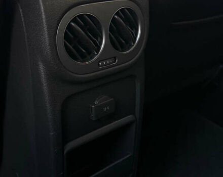 Белый Фольксваген Тигуан, объемом двигателя 0 л и пробегом 210 тыс. км за 11500 $, фото 10 на Automoto.ua