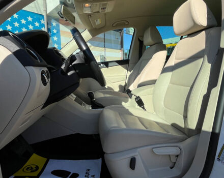 Білий Фольксваген Тігуан, об'ємом двигуна 2 л та пробігом 217 тис. км за 11500 $, фото 13 на Automoto.ua