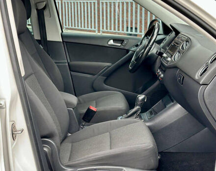 Белый Фольксваген Тигуан, объемом двигателя 1.98 л и пробегом 160 тыс. км за 11000 $, фото 9 на Automoto.ua