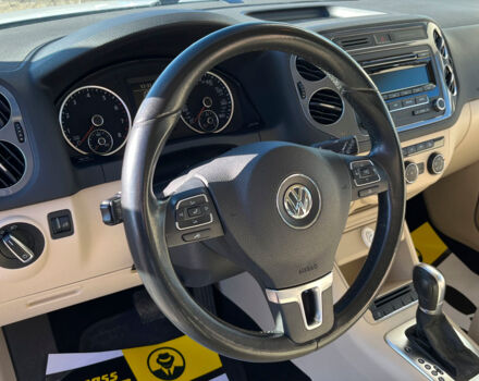 Білий Фольксваген Тігуан, об'ємом двигуна 2 л та пробігом 217 тис. км за 11500 $, фото 12 на Automoto.ua