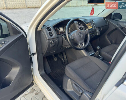 Белый Фольксваген Тигуан, объемом двигателя 1.97 л и пробегом 245 тыс. км за 12999 $, фото 17 на Automoto.ua