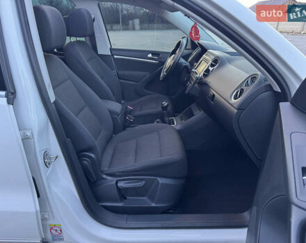 Белый Фольксваген Тигуан, объемом двигателя 1.97 л и пробегом 245 тыс. км за 12999 $, фото 44 на Automoto.ua