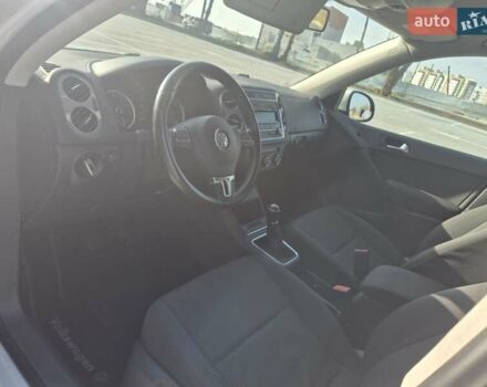 Белый Фольксваген Тигуан, объемом двигателя 1.97 л и пробегом 156 тыс. км за 9900 $, фото 13 на Automoto.ua