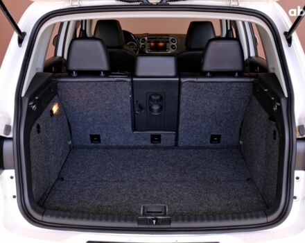 Білий Фольксваген Тігуан, об'ємом двигуна 2 л та пробігом 146 тис. км за 12900 $, фото 8 на Automoto.ua