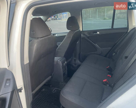 Белый Фольксваген Тигуан, объемом двигателя 1.98 л и пробегом 208 тыс. км за 10800 $, фото 11 на Automoto.ua