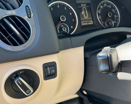 Білий Фольксваген Тігуан, об'ємом двигуна 2 л та пробігом 217 тис. км за 11500 $, фото 10 на Automoto.ua