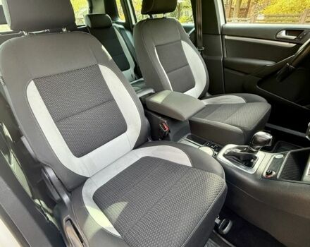 Белый Фольксваген Тигуан, объемом двигателя 2 л и пробегом 35 тыс. км за 21500 $, фото 12 на Automoto.ua