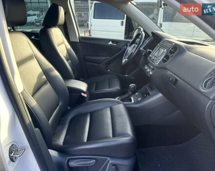 Белый Фольксваген Тигуан, объемом двигателя 2 л и пробегом 248 тыс. км за 9999 $, фото 18 на Automoto.ua