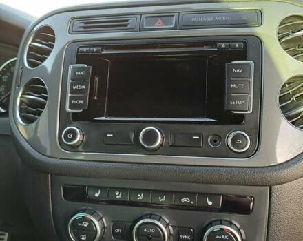 Белый Фольксваген Тигуан, объемом двигателя 1.98 л и пробегом 285 тыс. км за 12500 $, фото 8 на Automoto.ua