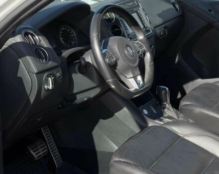 Белый Фольксваген Тигуан, объемом двигателя 2 л и пробегом 121 тыс. км за 8800 $, фото 8 на Automoto.ua