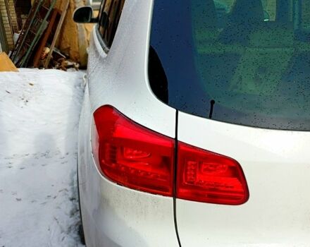 Білий Фольксваген Тігуан, об'ємом двигуна 2 л та пробігом 230 тис. км за 11000 $, фото 7 на Automoto.ua