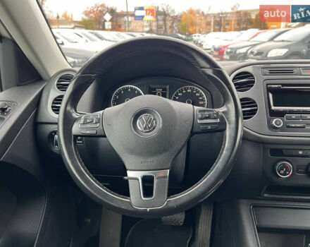 Белый Фольксваген Тигуан, объемом двигателя 2 л и пробегом 199 тыс. км за 12200 $, фото 8 на Automoto.ua